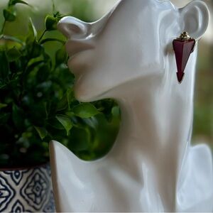 Kendra Scott Honor Stud Earrings in Garnet